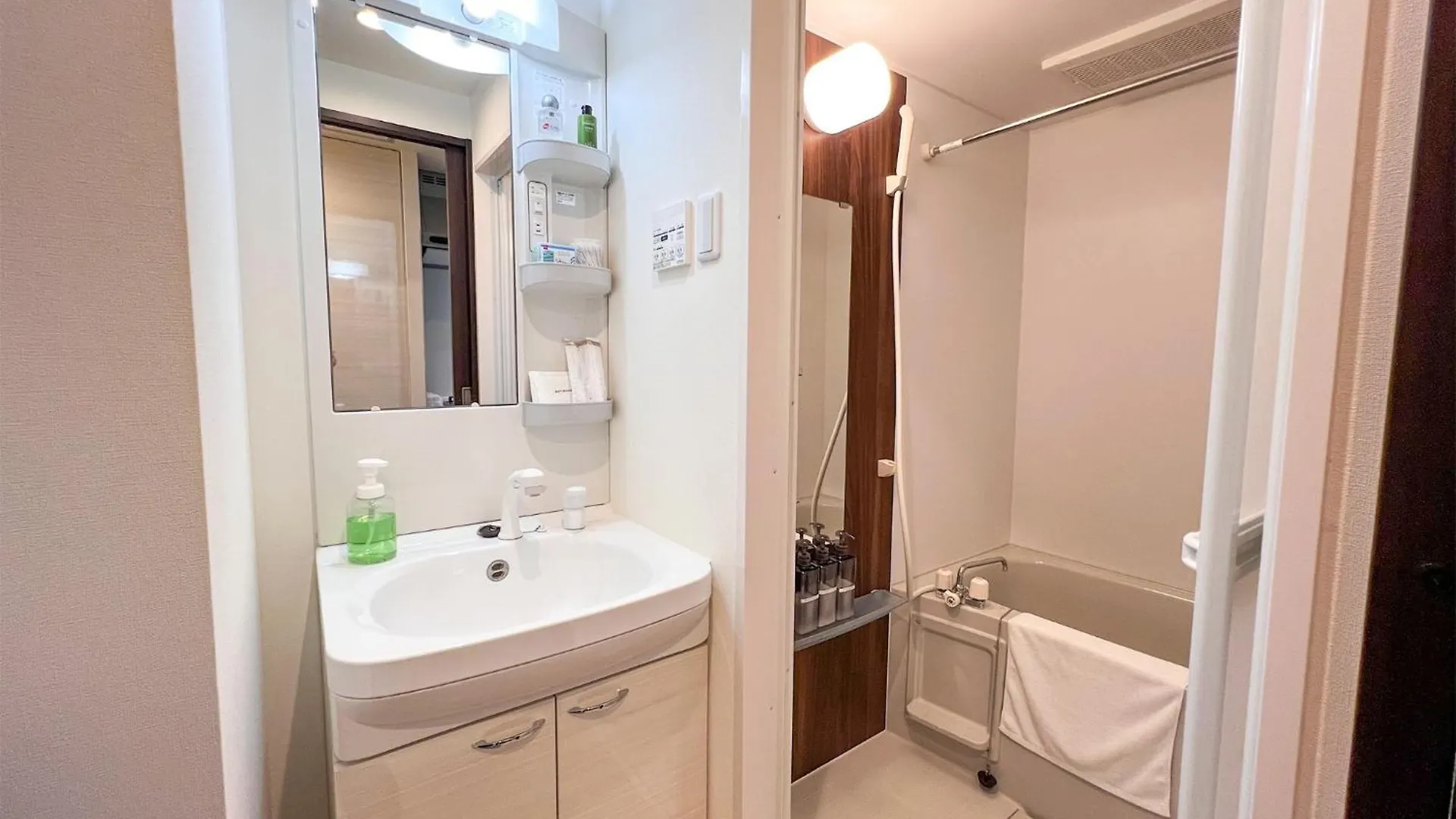 Apartment Lion Heiwa Odori - Vacation Stay 17960 Hiroshima Japan